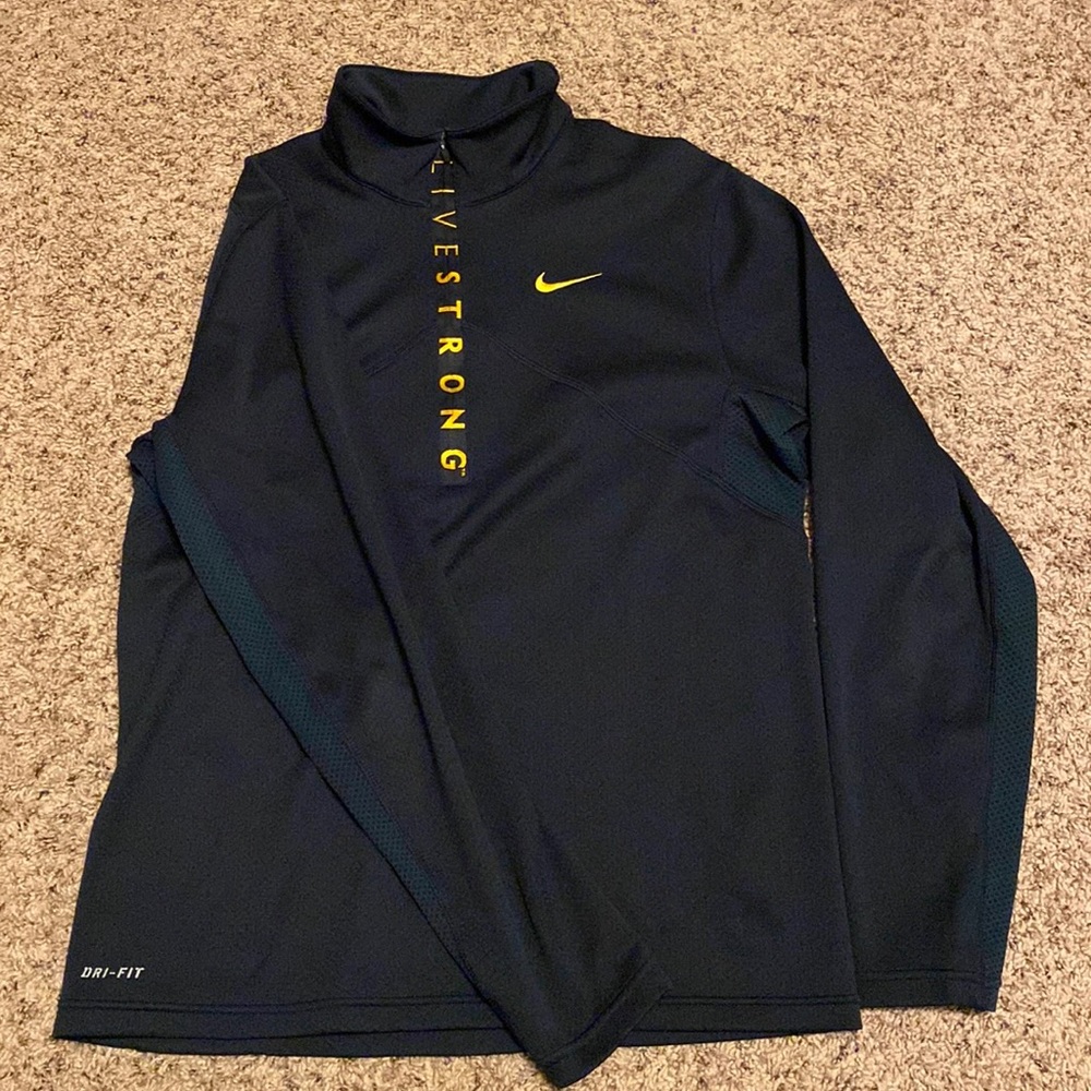 Nike Sri-fit pullover